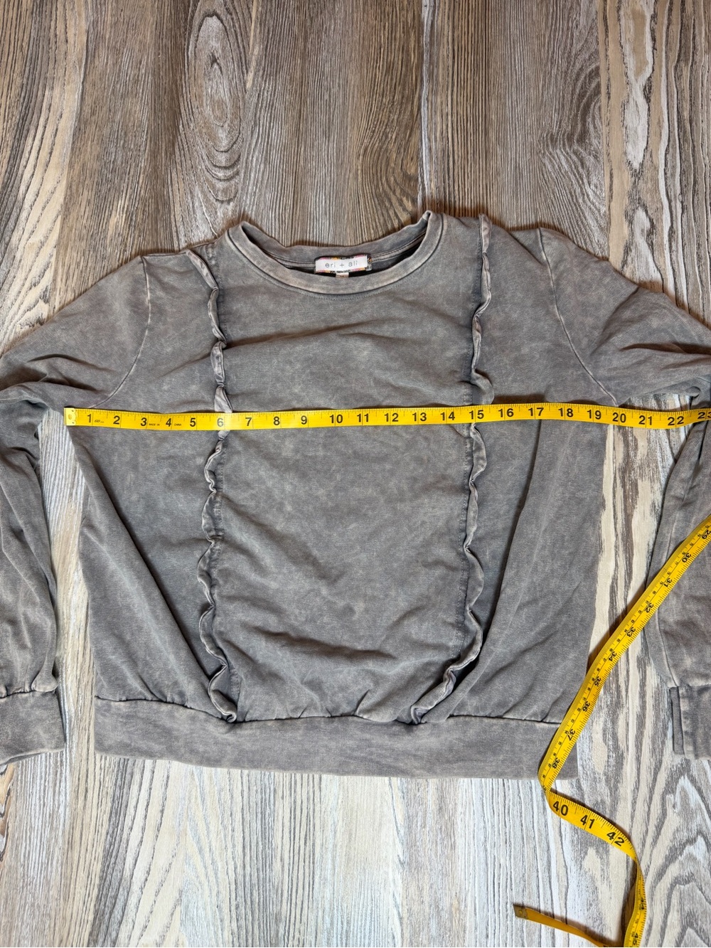 Eri & Ali Anthropologie Weckerlie Scalloped Sweatshirt Mineral Wash Gray SZ Med - Picture 5 of 7